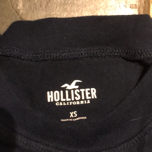 Navy Hollister tee - Picture 2 of 2